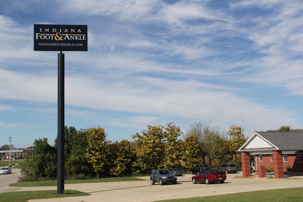 Indiana Foot & Ankle Vacuum Formed Pole Sign